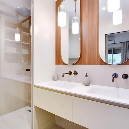 An Exquisite 3-bedroom 3-bathroom In Trocadero - Eiffel Tower *