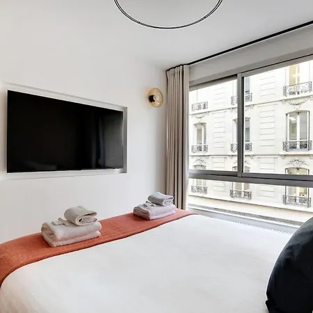 An Exquisite 3-bedroom 3-bathroom In Trocadero - Eiffel Tower *