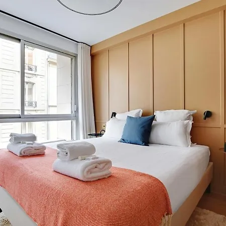 An Exquisite 3-bedroom 3-bathroom In Trocadero - Eiffel Tower * パリ